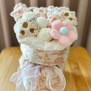 Bó Hoa Gấu Bông Capybara Nâu Hồng